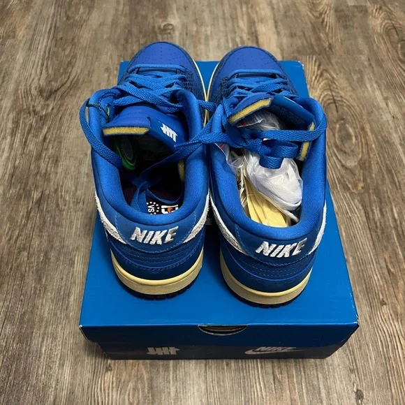 Nike Dunk Low, Mens size 11, (New) Og all